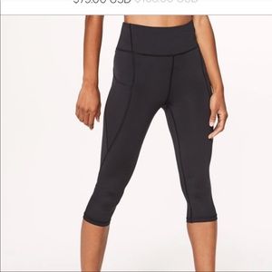 Like new mid rise cropped lulus